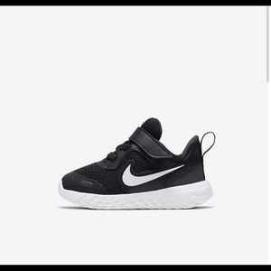 Baby boy Nike Revolution sneakers